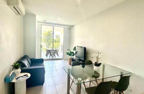 Upper Mount Gravatt Apartment | 2 Bedroom aparment with Views and parking in Garden City