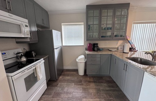 Deerfield Beach Apartment | 2-Bedroom Apartment Just A Short Walk To Deerfield Beach Pier