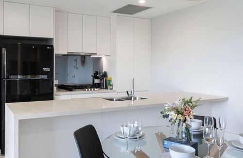 Macgregor Apartment | 2-Bedroom Apartment Balcony Close to All Hotspots