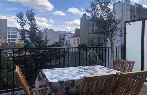 Bagnolet Apartment | 2 Bedroom Apartment in Montreuil