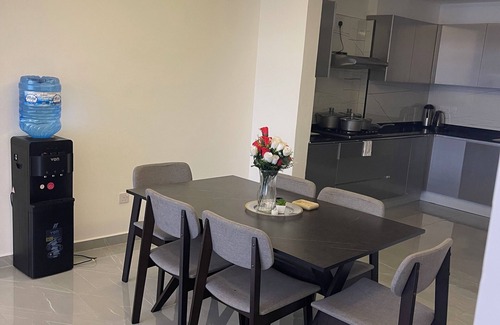 Mombasa Apartment | 2-bedroom apartment in charming Mombasa AC, walking distance to beach and malls