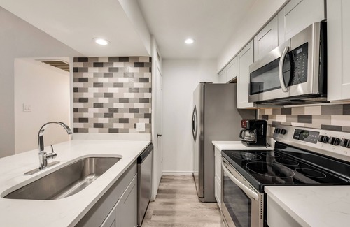 Vickery Meadow Apartment | 2-bedroom apartment in superb Dallas with WiFi, AC