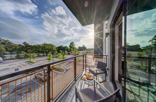 Fort Lauderdale Apartment | 2-bedroom apartment with balcony
