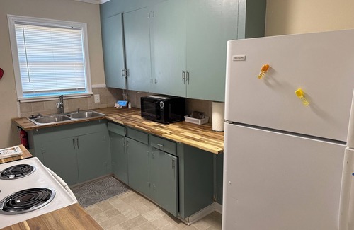 Highland Historic District Apartment | 2-bedroom apartment with WiFi, AC in charming Shreveport