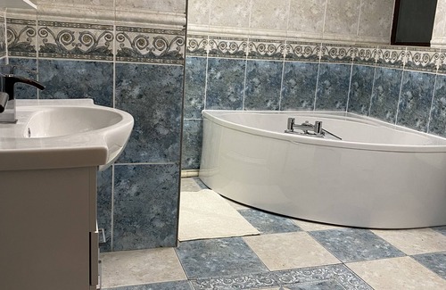 Cwmbrwla Apartment | 2 bedroom Apartment | Wifi | Workspace