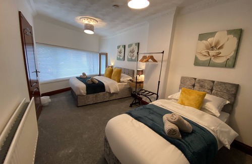 Cwmbrwla Apartment | 2 bedroom Apartment | Wifi | Workspace