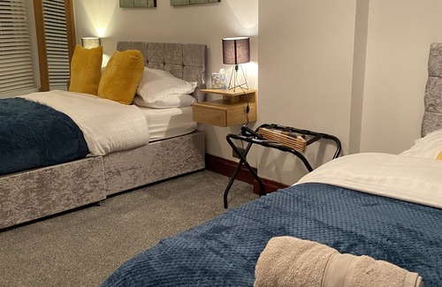 Cwmbrwla Apartment | 2 bedroom Apartment | Wifi | Workspace