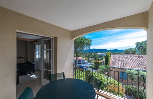 La Motte Apartment | 2 BEDROOM APARTMENT WITH TERRACE (N°513)