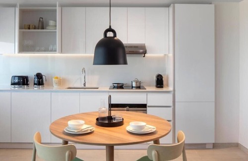 Trade Center Apartment | 2 Bedroom Apartment with Burj Khalifa View Near DIFC
