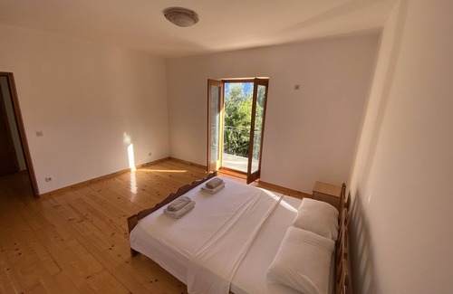 Prcanj Apartment | 2 Bedroom Apartment with Beautiful Views