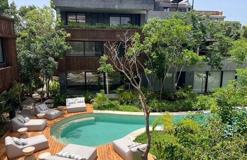 Playa Paraiso Apartment | 2 bedroom apartment with private bathroom, private jacuzzi in the garden.
