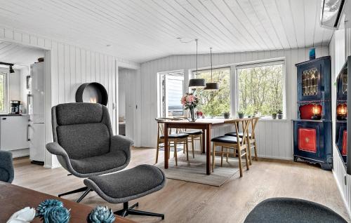 Hojslev House | 2 Bedroom Awesome Home In Højslev
