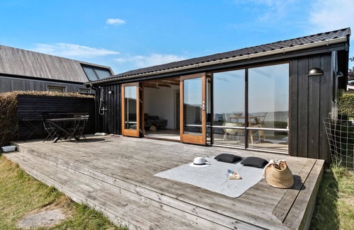 Ronde House | 2 bedroom beach front home in Rønde