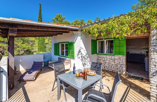 Island Dugi Otok House | 2 bedroom beach front home in Sali