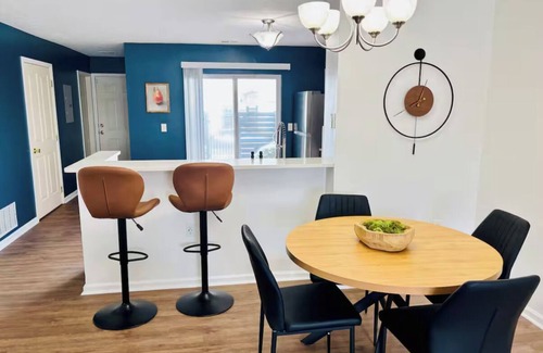 Groveport Condo | 2 Bedroom Beautiful Condo 10 minutes from Downtown Columbus + Gym & Pool Access!