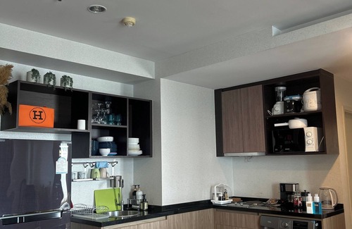 Bang Na Condo | 2-bedroom condo in beautiful Tambon Sam Rong Nua with WiFi, AC, fitness room