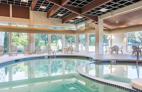 Gordonsville Cabin | 2 Bedroom Cabin in the heart of the Shenandoah Valley Hot tub and Pool