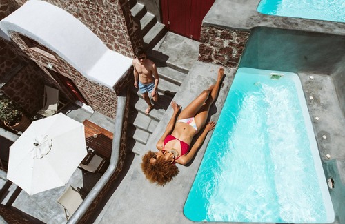 Amoudi Bay House | 2 Bedroom Cave Suite in Ammoudi Bay