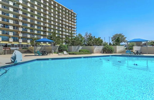 Southeast Colorado Springs Condo | 2-bedroom condo in delightful Colorado Springs, WiFi, fitness room, heated pool