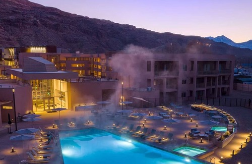 Moab Condo | 2-bedroom condo in amazing Moab with fitness room, WiFi, AC