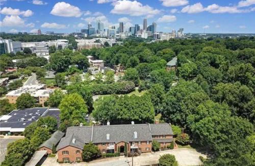 Myers Park Apartment | 2 bedroom condo in heart of CLT