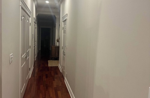 North Kenwood Condo | 2 bedroom condo in North Kenwood Hyde Park with elevator.