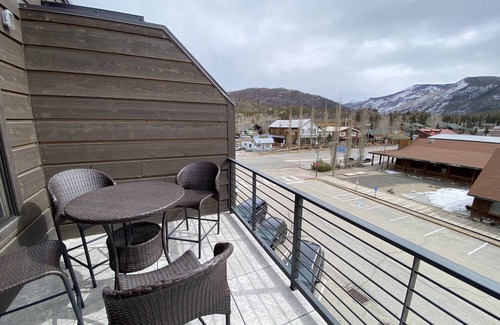 Grand Lake Condo | 2 Bedroom Condo on the Boardwalk in downtown Grand Lake