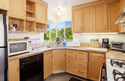 North Berkeley Condo | 2 Bedroom Condo Only 1 Block to UCB