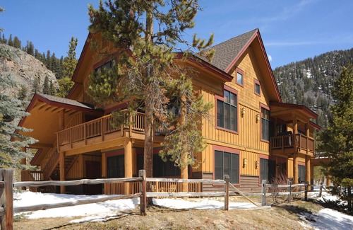 Keystone Condo | 2 Bedroom Condo | Rustic Charm and Great Amenities