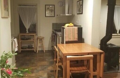 La Grande Cottage | 2-bedroom cottage 10 minutes from downtown La Grande in a quiet rural setting.