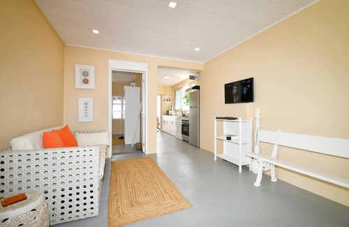 Calebasses Cottage | 2 bedroom cottage in calodyne