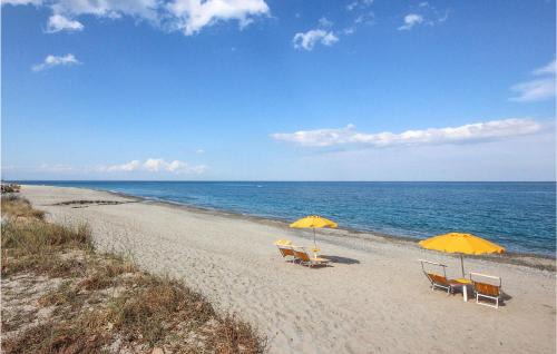 Botricello Apartment | 2 Bedroom Cozy Apartment In Botricello