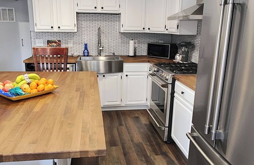 Secane Apartment | 2 Bedroom Cozy Country Getaway Apartment