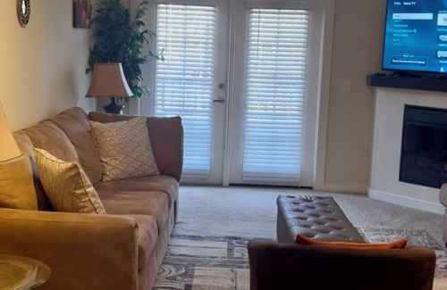 Charlotte Apartment | 2-bedroom cozy family friendly studio apartment in trendy Charlotte with WiFi,AC