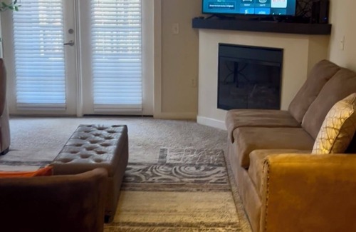 Charlotte Apartment | 2-bedroom cozy family friendly studio apartment in trendy Charlotte with WiFi,AC