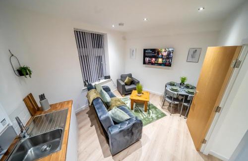 Milnrow Apartment | 2-Bedroom Cozy Hideaway Close to Hollingworth Lake in Milnrow