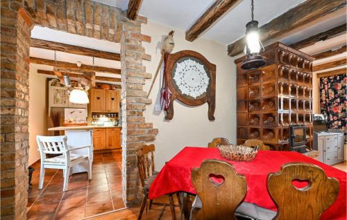 Petrinja House | 2 Bedroom Cozy Home In Hrastovica