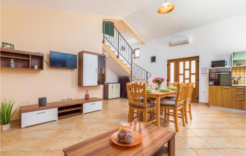 Liznjan House | 2 Bedroom Cozy Home In Liznjan