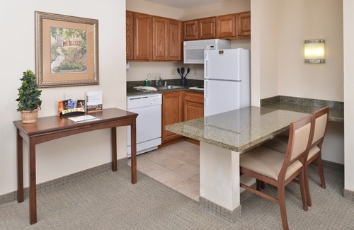 Northeast Heights Condo | 2 Bedroom | Equipped Suite | Pool + Hot Tub Access