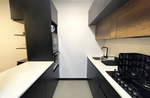 Sector 1 Apartment | 2 bedroom Executive Apartment Business Area San Isidro Near Lima Golf Club