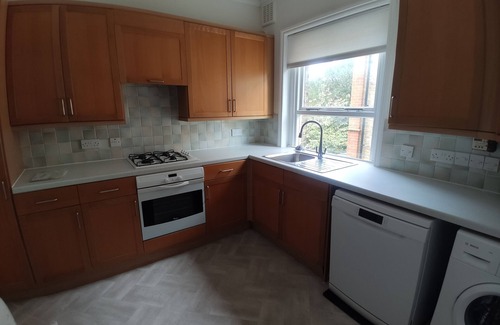 Wimbledon Apartment | 2 Bedroom Flat in Prime Wimbledon Village cul-de-sac location