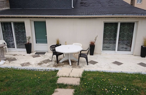 Saint-Quay-Portrieux House | 2 bedroom house, 500m from the beach and shops.