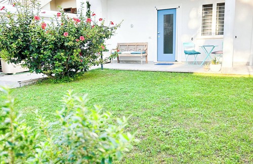 Civitavecchia House | 2-bedroom garden house in Civitavecchia with AC, WiFi. Close to everything !