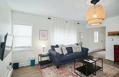 Roxborough-Manayunk Apartment | 2 bedroom ground level apt - walk to Main St.