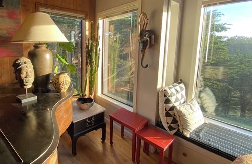 Bodega Bay House | 2-bedroom home with sunset views, hot tub, vaulted ceilings, piano, Bodega Bay