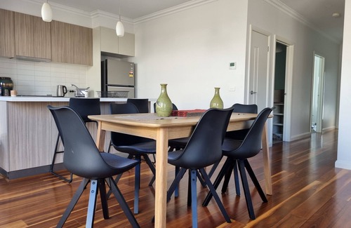 Nagambie House | 2 bedroom house Central Nagambie sleeps 5. Walking distance to lake and shops.