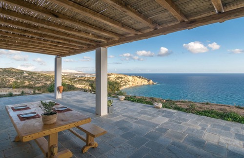 Milos House | 2-Bedroom House in Milos with Unforgettable Aegean Sea Views