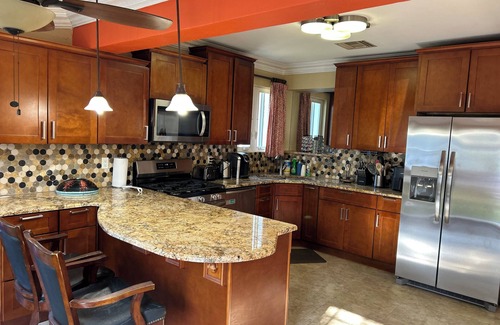 Nassau House | 2-bedroom house in Nassau near downtown and the beach with Wi-Fi and AC