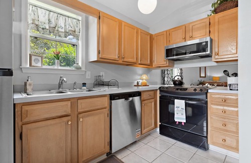 Surfside Beach House | 2-bedroom house in excellent Myrtle Beach location with AC, WiFi. Enjoy