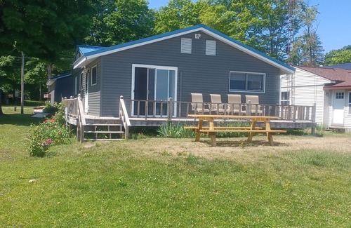 McMillan House | 2 bedroom house on Manistique Lake